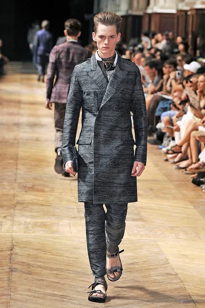 Look 43